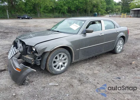 2008 Chrysler 300 Touring z USA, uszkodzony, nr VIN 2C3LA53G08H165266